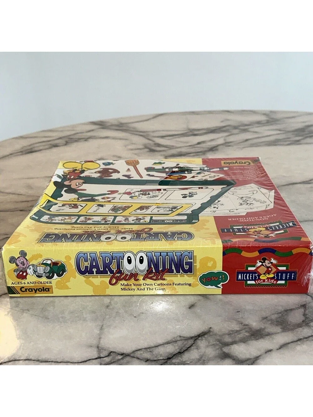 Disney vntg crayola